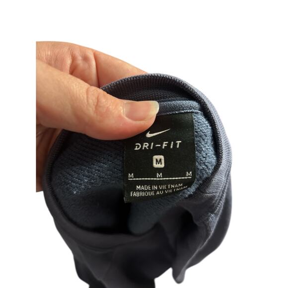 Nike Dri-FIT Cropped Sweatshirt Navy Oversized
Swoosh M - Picture 5 of 5